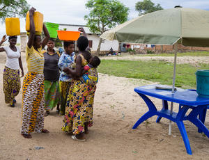Corvée d'eau & comportements à risques Crédits Isabelle Serro/ISP/Fondation Veolia